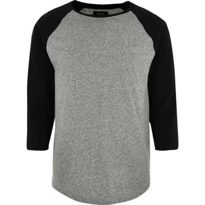Grey raglan t-shirt
